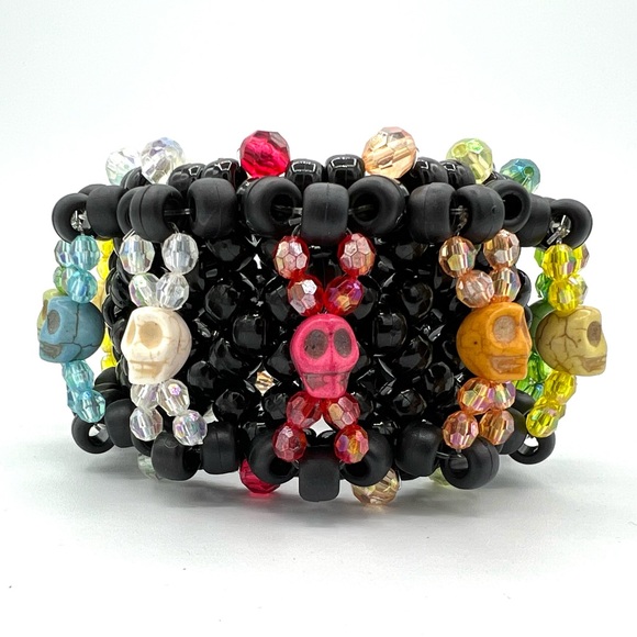 ❌SOLD❌💀☠️”Day of the Dead Sugar Skulls” Cuff - Picture 8 of 12